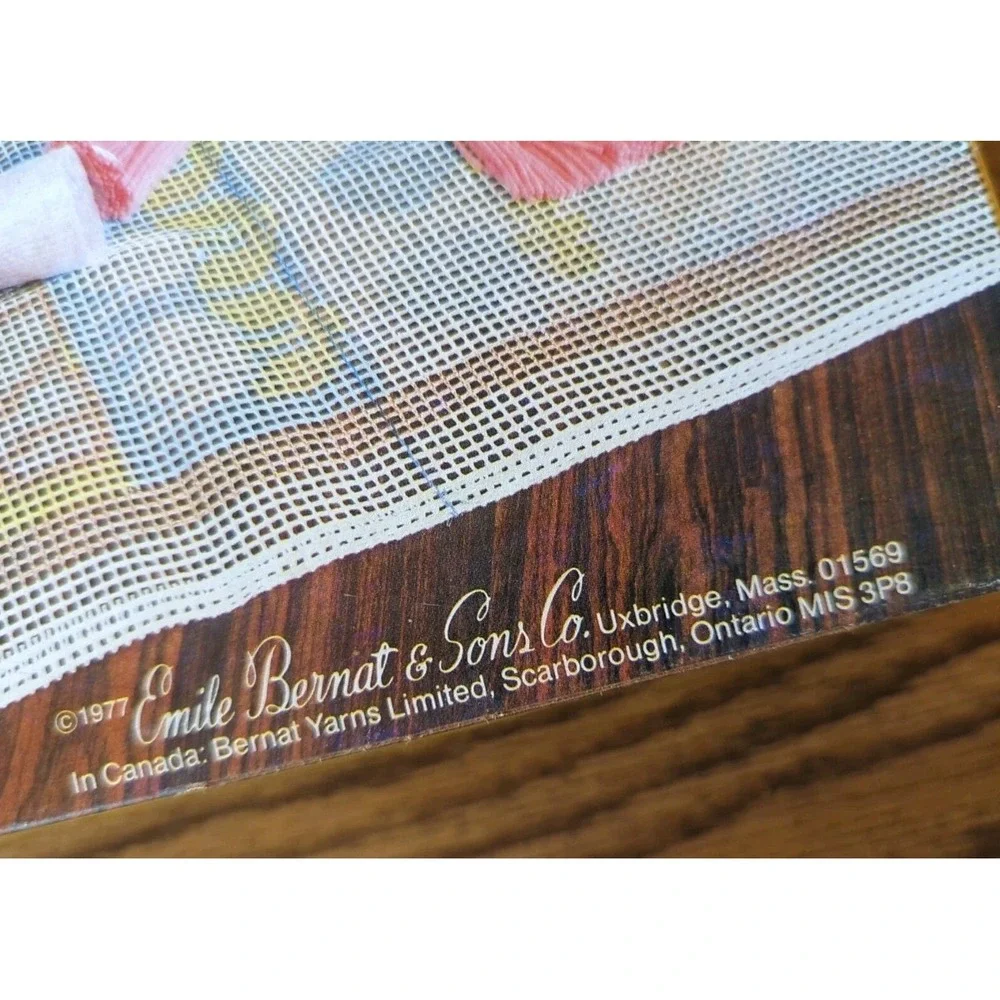 Vintage‎ New BERNAT RUG ART KIT Huff 'N' Puff Train 12 X 12